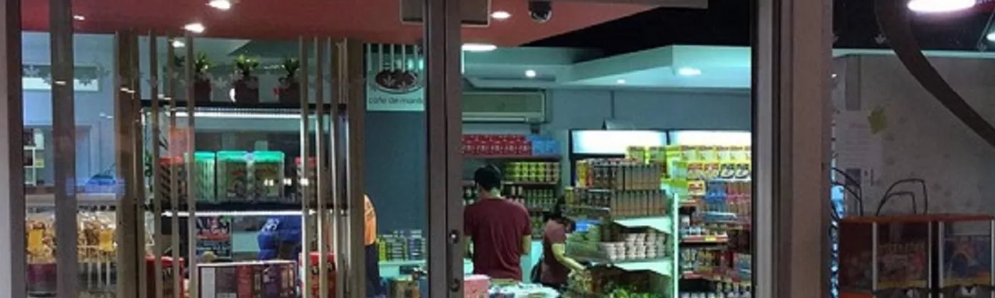 At Best Friends the aisles are stocked with Filipino products, with an enormous range of traditional dried and preserved foods, along with endless Fillipino snack foods.