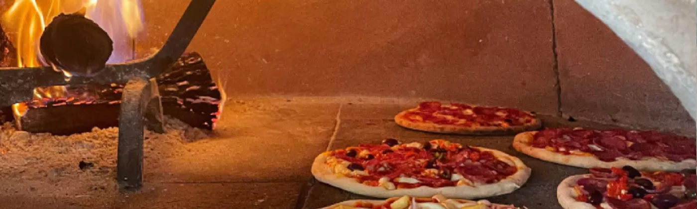 Boroughs of New York Pizza has perfected the art of using the best ingredients and wood fire cooking technique to develop the most authentic New York Pizza experience right here in Brisbane. 