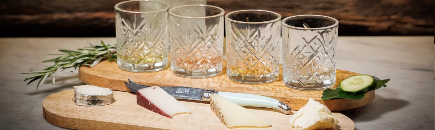 4 gin tumblers and cheese board