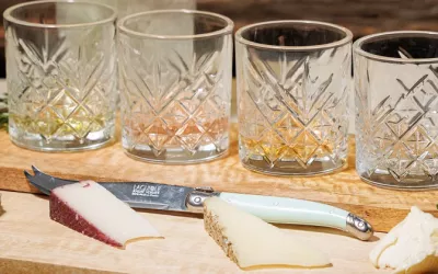 4 gin tumblers and cheese board