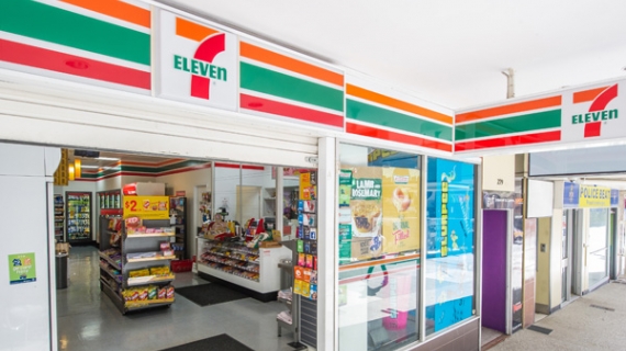 7 eleven store front