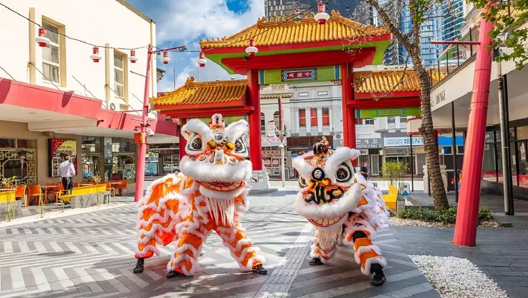 Lion dance in Chinatown Mall